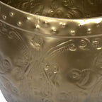Table d'appoint ronde avec plateau en métal embouti, finition laiton, piétement en fer
