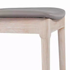 Chaise de salle à manger commerciale en bois massif avec dossier à lattes et siège en vinyle