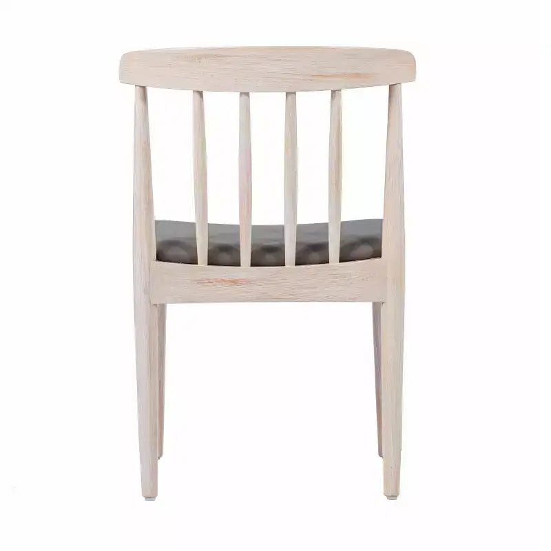 Chaise de salle à manger commerciale en bois massif avec dossier à lattes et siège en vinyle
