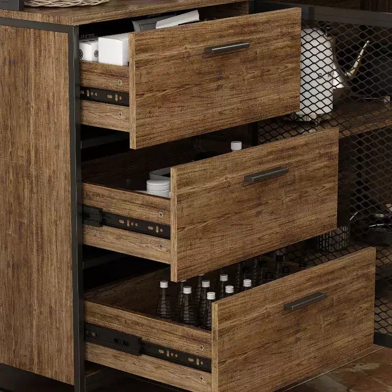 Buffet de cuisine en bois de 59 po avec portes en métal, 3 tiroirs et étagères